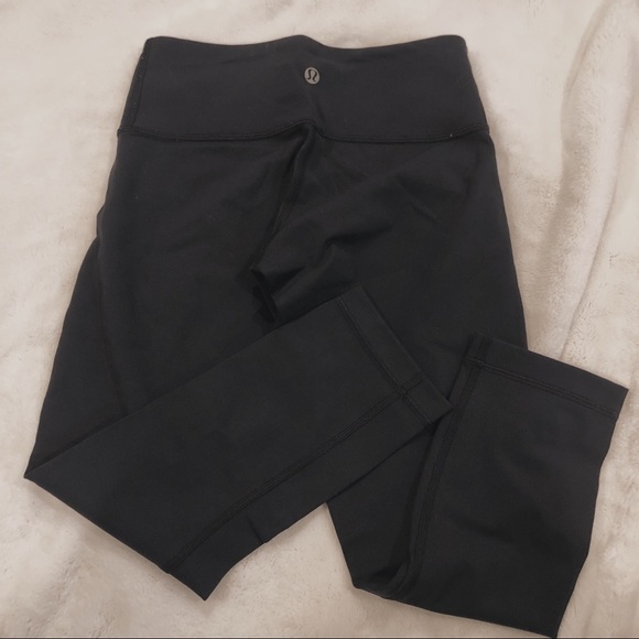 LULULEMON 💙 - Picture 2 of 4